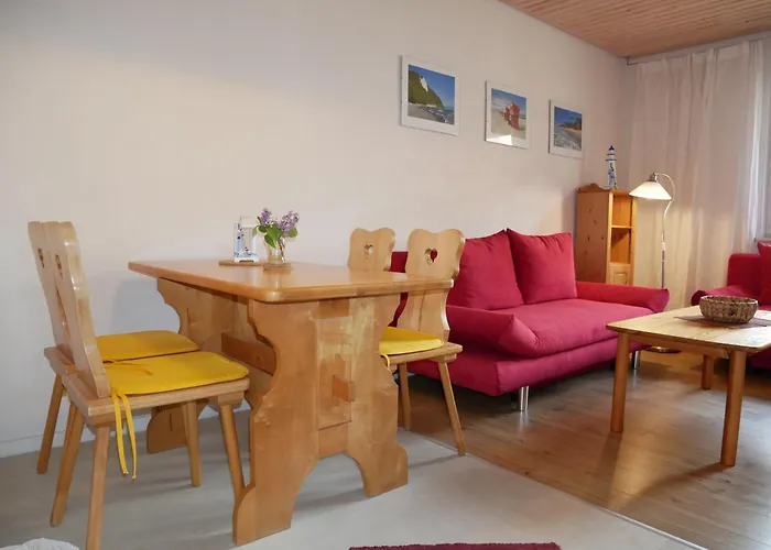 Apartment Ferienhäuschen Gartennest In Koserow, 350m Zur Seebrücke