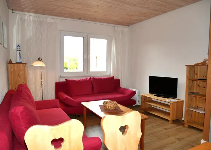 Apartment Ferienhäuschen Gartennest In Koserow, 350m Zur Seebrücke Koserow